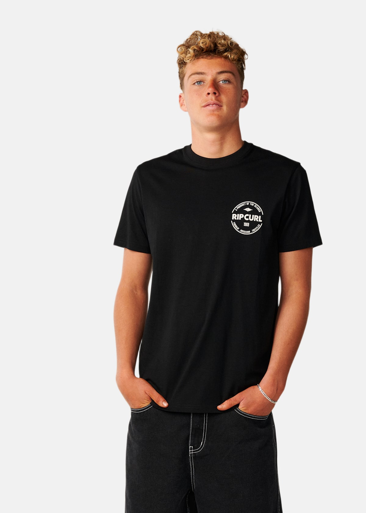 STAPLE TEE