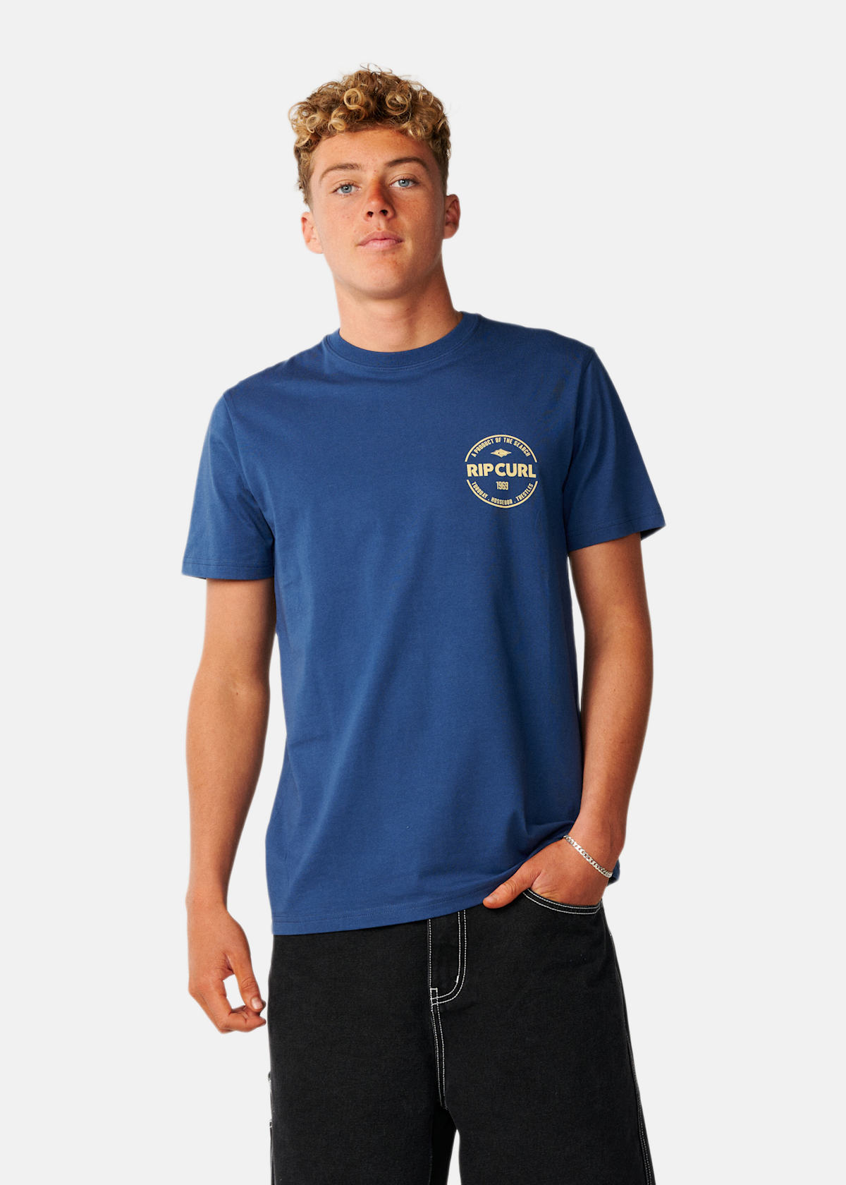 STAPLE TEE